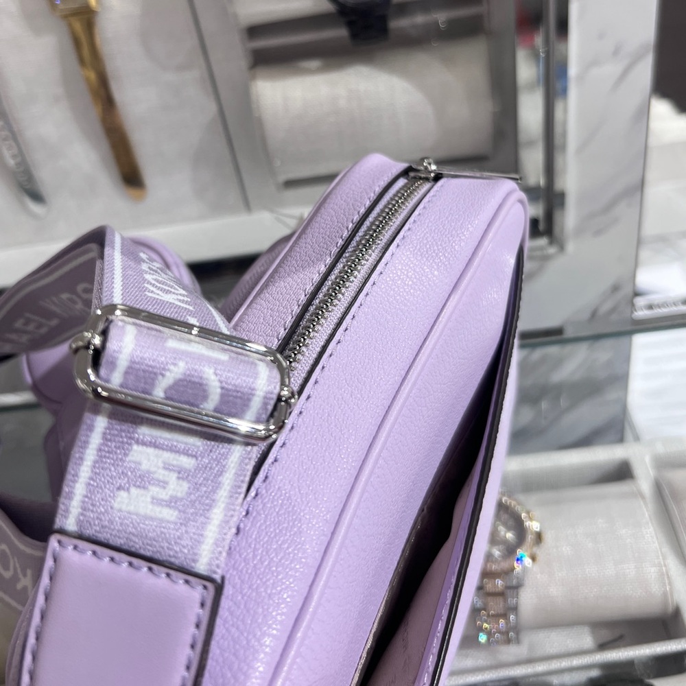 MICHAEL KORSJet Set Leather Medium Crossbody Bag with Case for Apple Airpods Pro - Picture 6 of 12